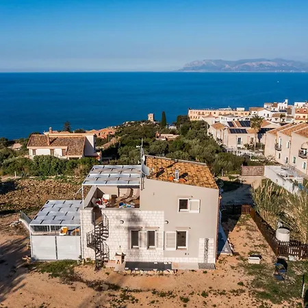 La Finestra Sul Mare Dello Zingaro Holiday home Scopello (Sicily)